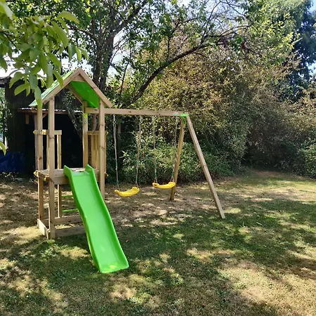 Lumineux à - 60 M² Avec Piscine Partagée